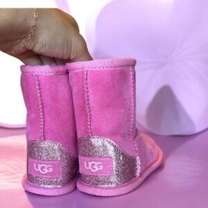 UGG Kids Classic Short Boot in Pink with Glitter Heel NEW Never Worn No Tag/Box